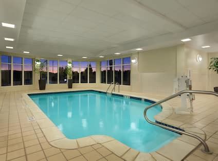 hotels in west monroe la with indoor pool